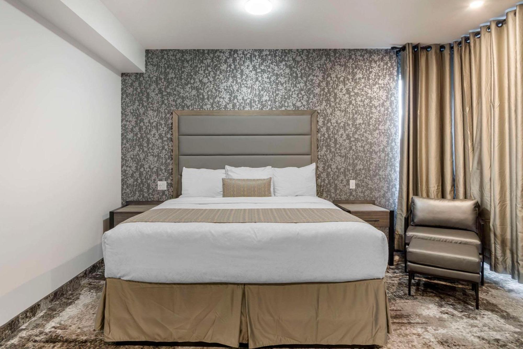 The Hue Hotel, Ascend Hotel Collection Kamloops Exterior photo